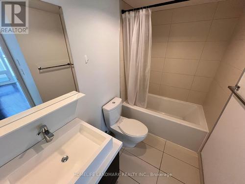 1002 - 1080 Bay Street, Toronto (Bay Street Corridor), ON - Indoor Photo Showing Bathroom