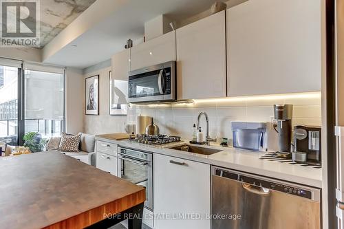 608 - 55 Ontario Street, Toronto (Moss Park), ON - Indoor Photo Showing Kitchen With Upgraded Kitchen