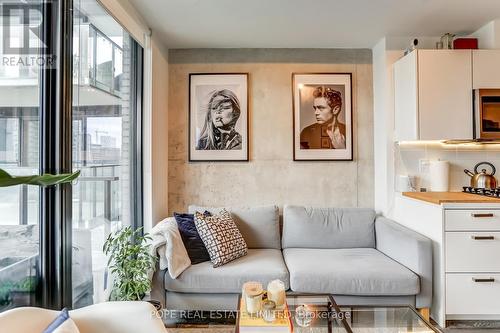 608 - 55 Ontario Street, Toronto (Moss Park), ON - Indoor Photo Showing Living Room