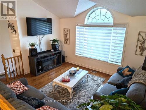 17307 Wheeler Road, South Stormont, ON - Indoor Photo Showing Living Room