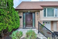 7232 RIDGELAND CRESCENT  Mississauga, ON L5N 1Y9