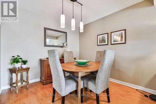 7232 Ridgeland Crescent, Mississauga, ON - Indoor Photo Showing Dining Room