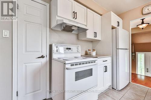 7232 Ridgeland Crescent, Mississauga, ON - Indoor Photo Showing Kitchen