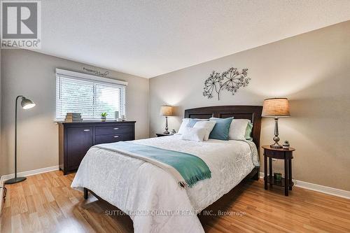 7232 Ridgeland Crescent, Mississauga, ON - Indoor Photo Showing Bedroom