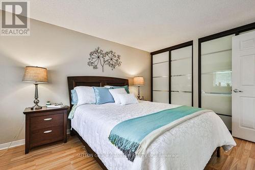 7232 Ridgeland Crescent, Mississauga, ON - Indoor Photo Showing Bedroom