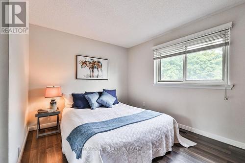 7232 Ridgeland Crescent, Mississauga, ON - Indoor Photo Showing Bedroom