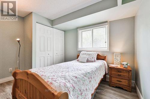 7232 Ridgeland Crescent, Mississauga, ON - Indoor Photo Showing Bedroom