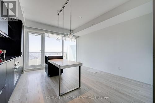 4211 - 197 Yonge Street, Toronto, ON - Indoor