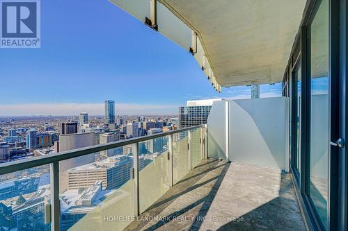 4211 - 197 Yonge Street, Toronto (Church-Yonge Corridor), ON - Outdoor With View With Exterior