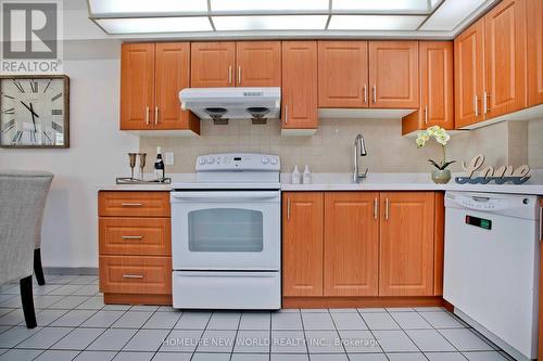 1205 - 4727 Sheppard Avenue E, Toronto (Agincourt South-Malvern West), ON - Indoor Photo Showing Kitchen