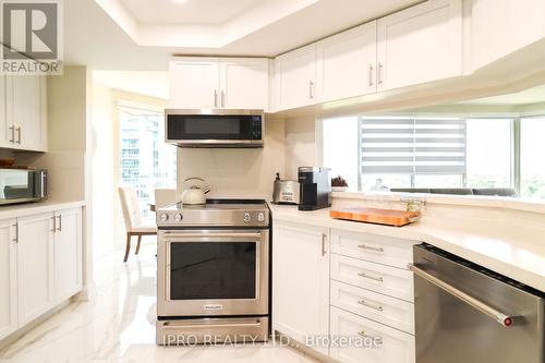 1201 - 1271 Walden Circle, Mississauga, ON - Indoor Photo Showing Kitchen