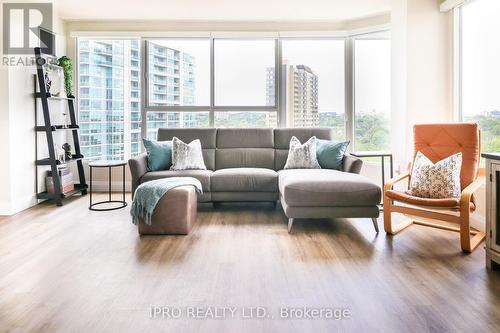 1201 - 1271 Walden Circle, Mississauga, ON - Indoor Photo Showing Living Room