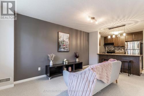 17 - 35 Mountford Drive, Guelph (Grange Hill East), ON - Indoor