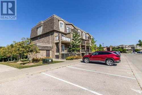 17 - 35 Mountford Drive, Guelph (Grange Hill East), ON - Outdoor With Facade