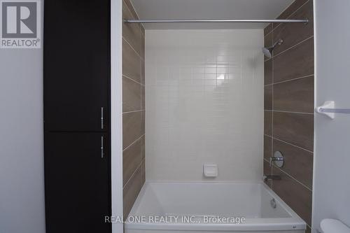 1006 - 4699 Glen Erin Drive, Mississauga, ON - Indoor Photo Showing Bathroom