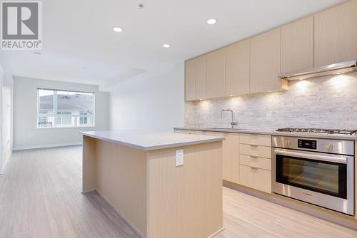 422 9233 Odlin Road, Richmond, BC - Indoor Photo Showing Kitchen With Upgraded Kitchen