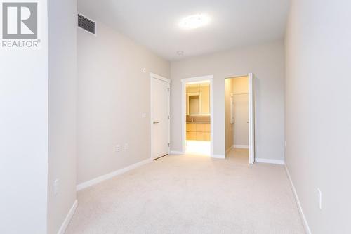 422 9233 Odlin Road, Richmond, BC - Indoor Photo Showing Other Room