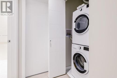 422 9233 Odlin Road, Richmond, BC - Indoor Photo Showing Laundry Room