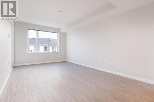 422 9233 Odlin Road, Richmond, BC - Indoor Photo Showing Other Room