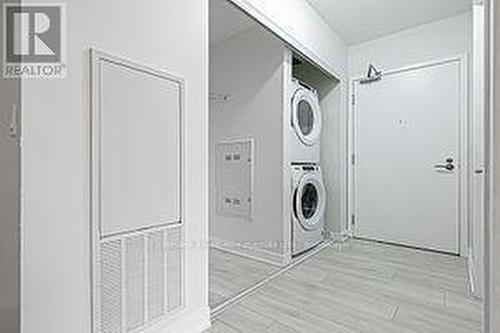 405 - 6 Sonic Way, Toronto, ON - Indoor Photo Showing Laundry Room