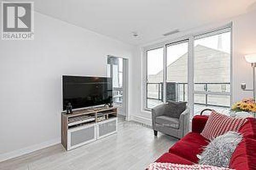 405 - 6 Sonic Way, Toronto (Flemingdon Park), ON - Indoor Photo Showing Living Room