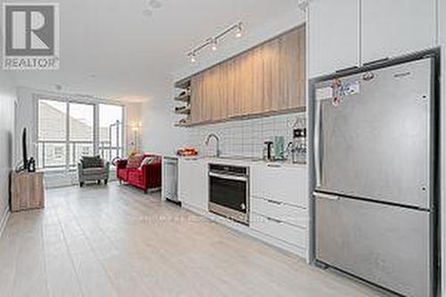 405 - 6 Sonic Way, Toronto, ON - Indoor Photo Showing Kitchen