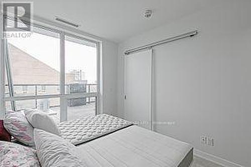 405 - 6 Sonic Way, Toronto (Flemingdon Park), ON - Indoor Photo Showing Bedroom