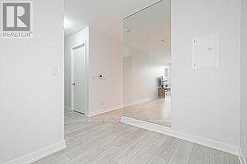 405 - 6 Sonic Way, Toronto (Flemingdon Park), ON - Indoor Photo Showing Other Room