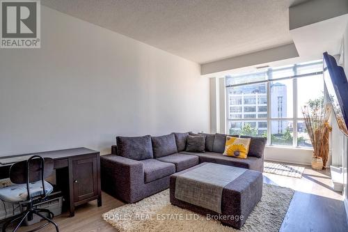 532 - 628 Fleet Street, Toronto, ON - Indoor Photo Showing Living Room