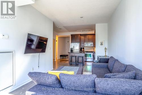 532 - 628 Fleet Street, Toronto, ON - Indoor Photo Showing Living Room