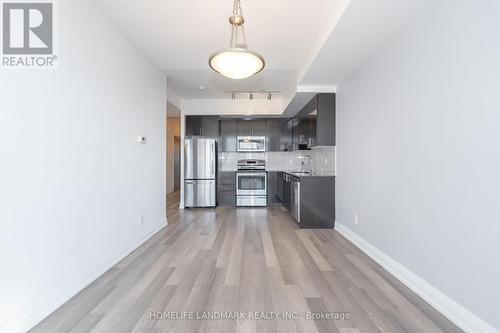 2208 - 7165 Yonge Street, Markham (Grandview), ON - Indoor Photo Showing Kitchen