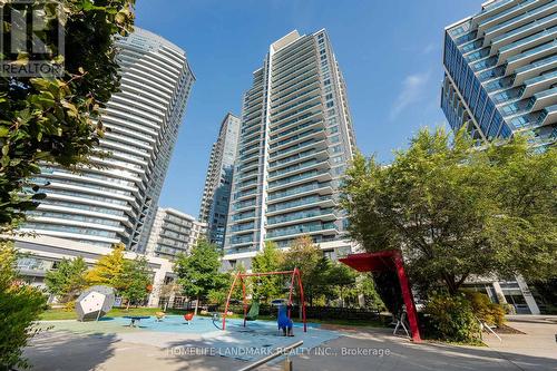 2208 - 7165 Yonge Street, Markham (Grandview), ON - Outdoor With Facade