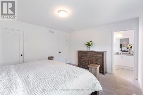 43 Ferris Circle, Guelph, ON - Indoor Photo Showing Bedroom