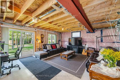 43 Ferris Circle, Guelph (Clairfields), ON - Indoor