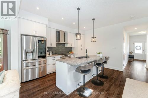 43 Ferris Circle, Guelph (Clairfields), ON - Indoor Photo Showing Kitchen With Upgraded Kitchen