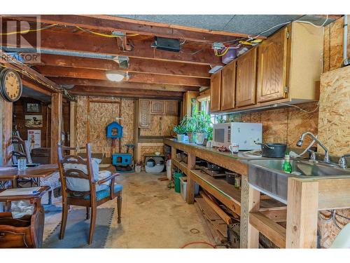 1910 Daniel  Street, Trail, BC - Indoor Photo Showing Basement