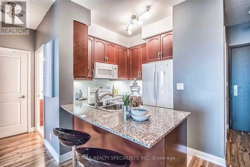 1711 - 70 Absolute Avenue, Mississauga, ON - Indoor Photo Showing Kitchen With Double Sink