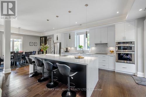 16 Tadcaster Place, Toronto (Banbury-Don Mills), ON - Indoor Photo Showing Kitchen With Upgraded Kitchen