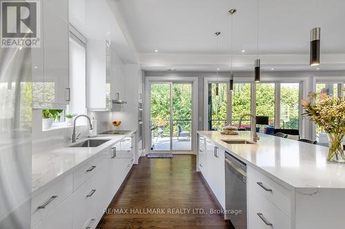 16 Tadcaster Place, Toronto, ON - Indoor Photo Showing Kitchen With Upgraded Kitchen