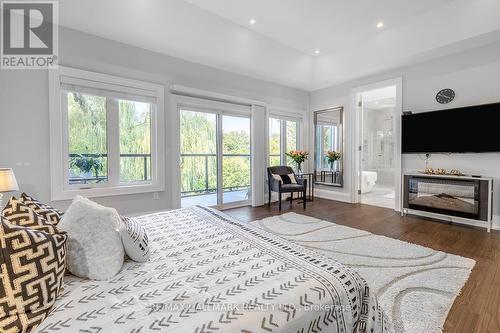 16 Tadcaster Place, Toronto, ON - Indoor Photo Showing Kitchen With Upgraded Kitchen