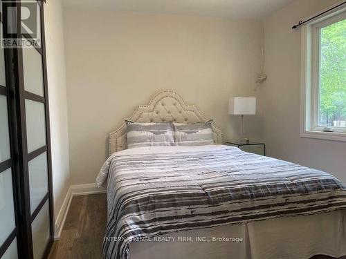 151 Richmond Street, Richmond Hill (Mill Pond), ON - Indoor Photo Showing Bedroom