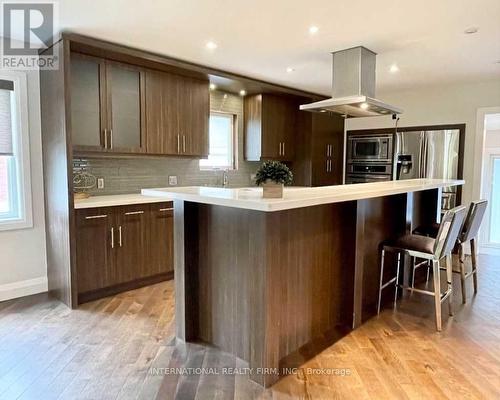 151 Richmond Street, Richmond Hill, ON - Indoor Photo Showing Kitchen