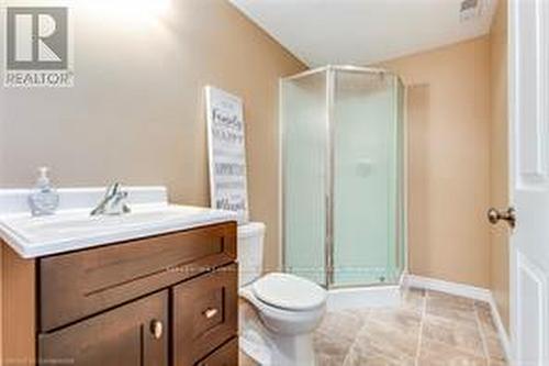 797 Paris Boulevard, Waterloo, ON - Indoor Photo Showing Bathroom