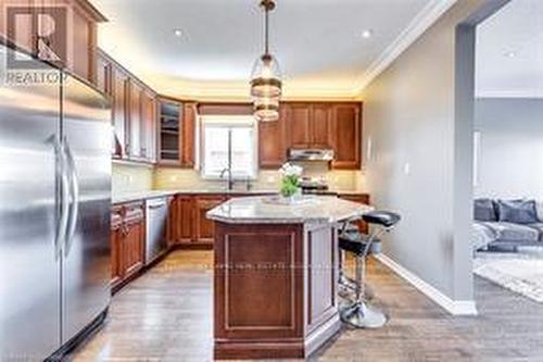 797 Paris Boulevard, Waterloo, ON - Indoor Photo Showing Kitchen With Upgraded Kitchen