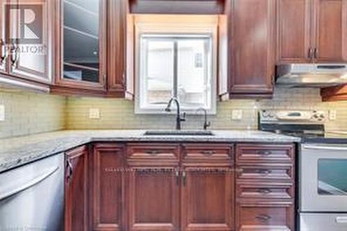 797 Paris Boulevard, Waterloo, ON - Indoor Photo Showing Kitchen