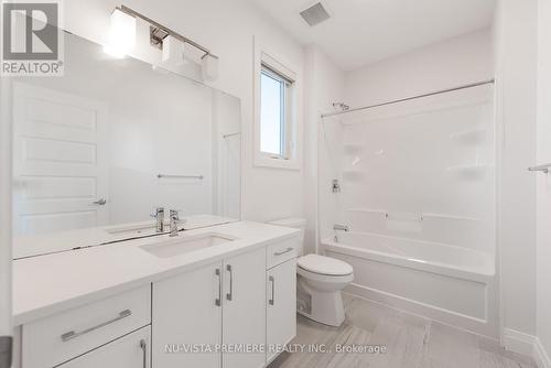 206 Winlow Way, Middlesex Centre (Komoka), ON - Indoor Photo Showing Bathroom