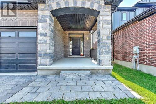 206 Winlow Way, Middlesex Centre (Komoka), ON - Outdoor