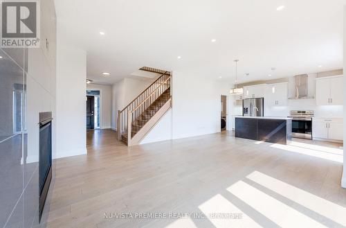 206 Winlow Way, Middlesex Centre (Komoka), ON - Indoor Photo Showing Kitchen