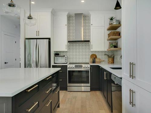 Cuisine - 142 Ch. Paquin, Sainte-Anne-Des-Lacs, QC - Indoor Photo Showing Kitchen With Upgraded Kitchen