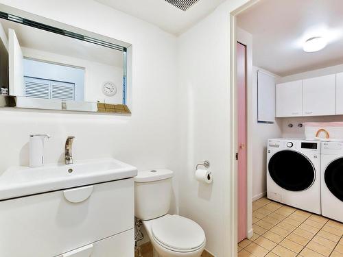 Powder room - 3229 Rue Plante, Longueuil (Saint-Hubert), QC - Indoor Photo Showing Laundry Room